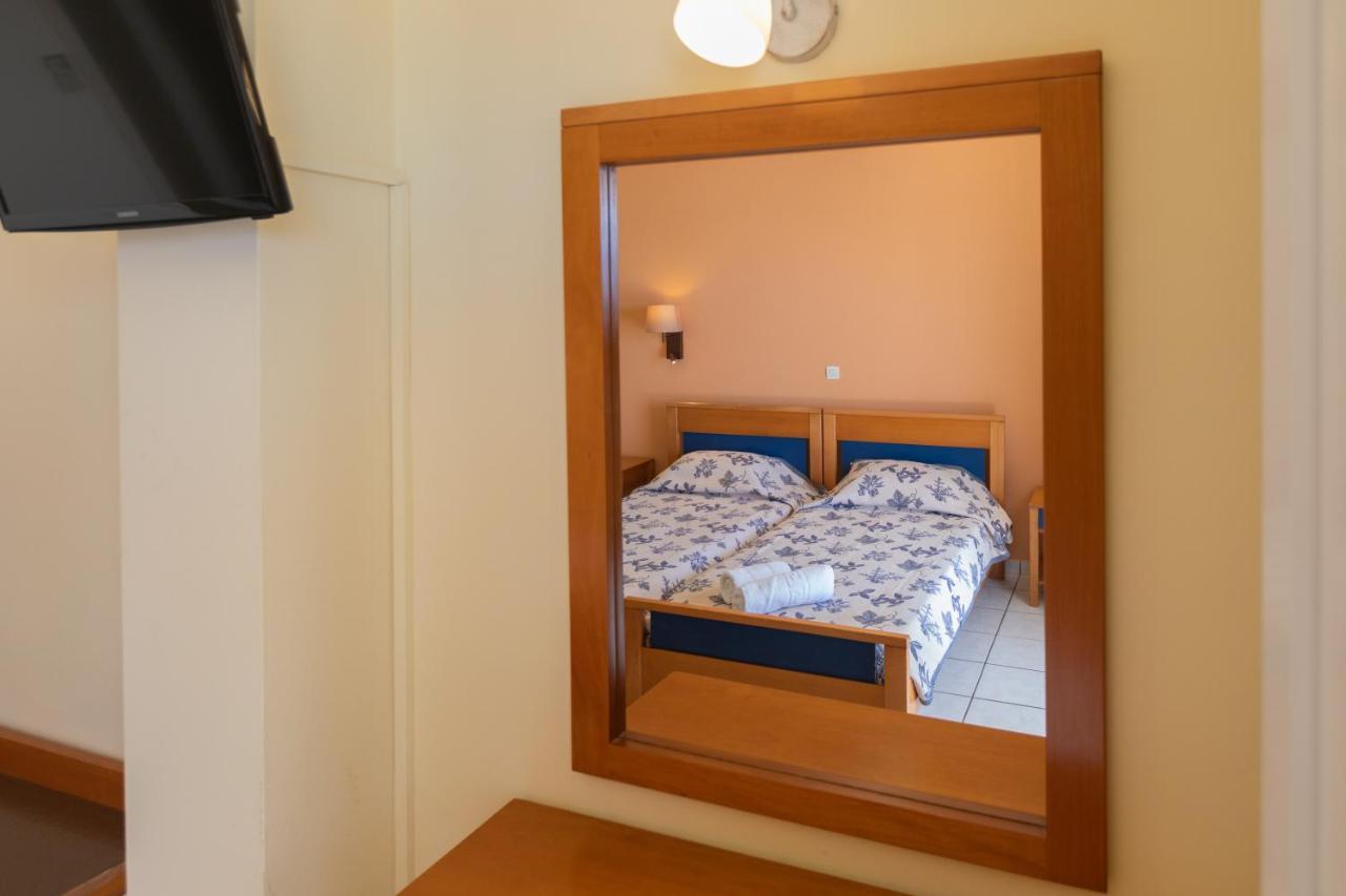 Garbis Villas & Apartments Lourdata  Bagian luar foto