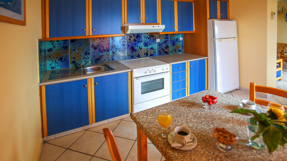 Garbis Villas & Apartments Lourdata  Bagian luar foto