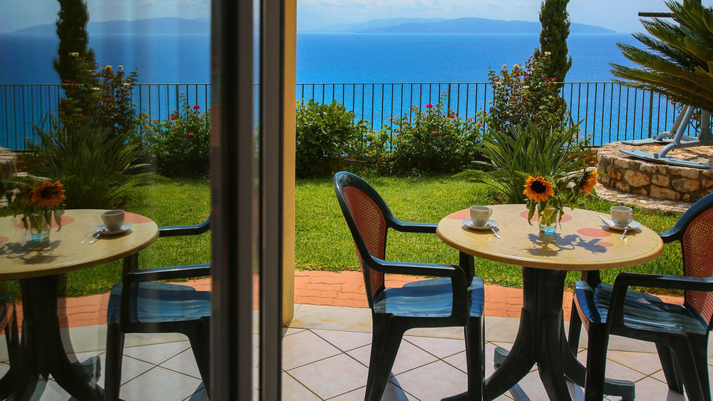 Garbis Villas & Apartments Lourdata  Bagian luar foto
