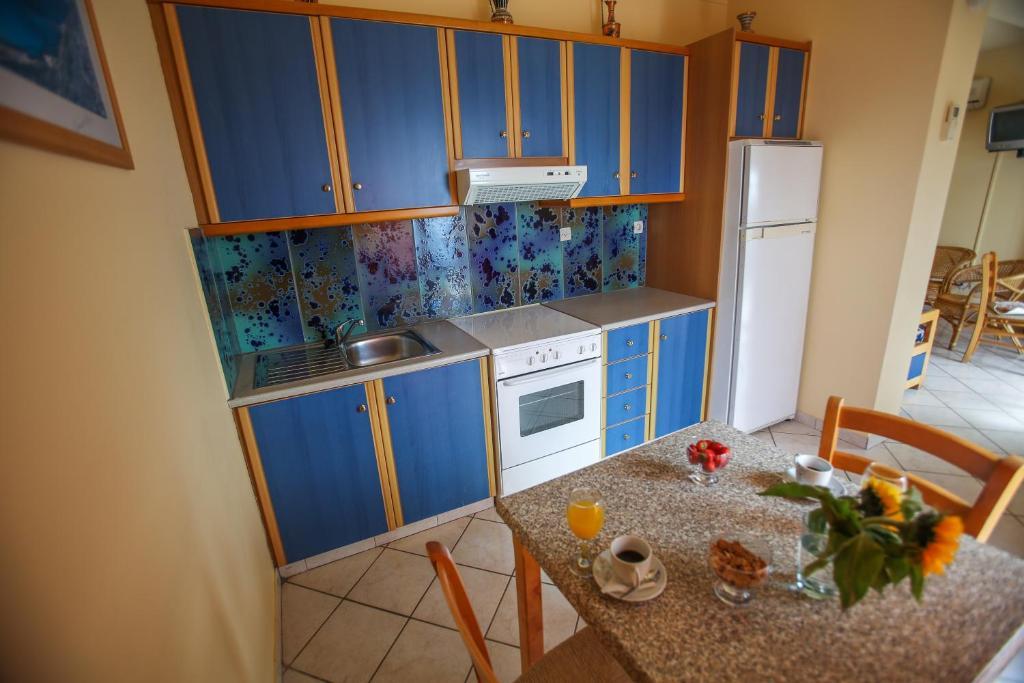 Garbis Villas & Apartments Lourdata  Ruang foto